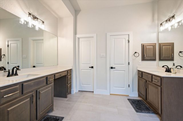 22610 Fountaingrass LN, Lago Vista, TX 78645