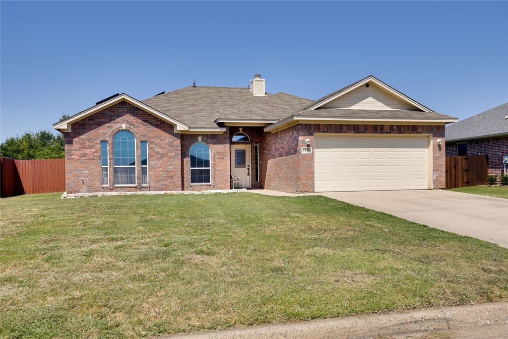 1845 Roadrunner Drive, Weatherford, TX 76088