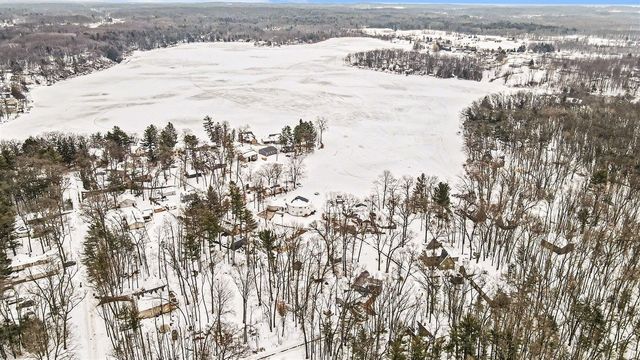 8752 Bills Lake Court, Newaygo, MI 49337