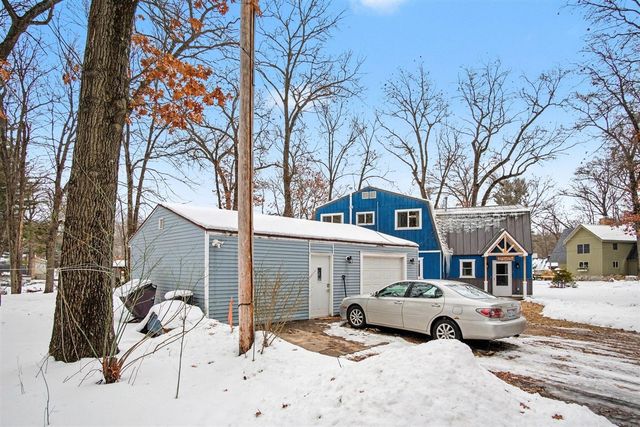 8752 Bills Lake Court, Newaygo, MI 49337