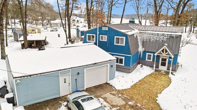 8752 Bills Lake Court, Newaygo, MI 49337