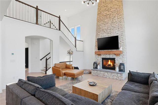 895 Michigan Circle, Hoschton, GA 30548