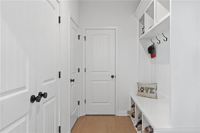 895 Michigan Circle, Hoschton, GA 30548