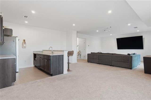 895 Michigan Circle, Hoschton, GA 30548