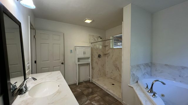 250 Gibson Creek Road, Whitethorn, CA 95589