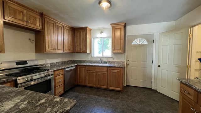 250 Gibson Creek Road, Whitethorn, CA 95589