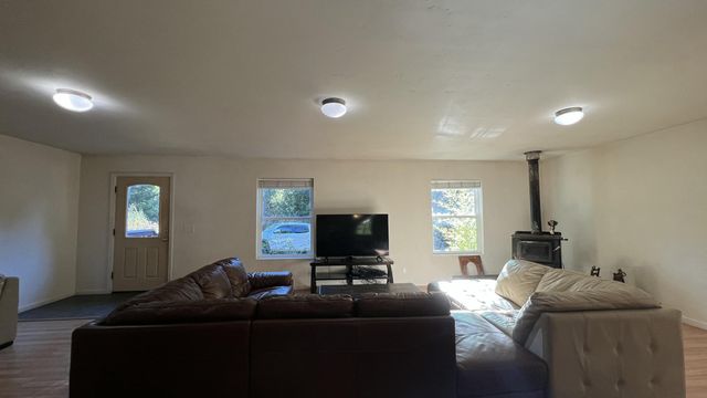 250 Gibson Creek Road, Whitethorn, CA 95589