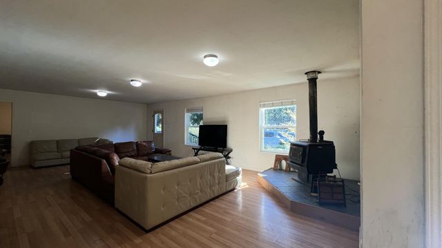 250 Gibson Creek Road, Whitethorn, CA 95589