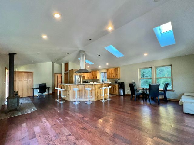 250 Gibson Creek Road, Whitethorn, CA 95589