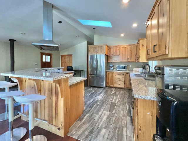 250 Gibson Creek Road, Whitethorn, CA 95589