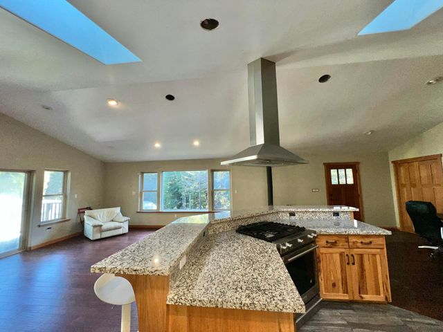 250 Gibson Creek Road, Whitethorn, CA 95589