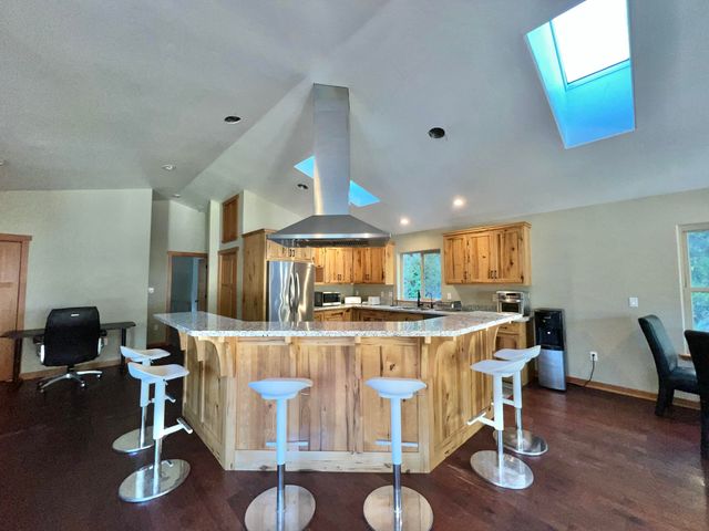 250 Gibson Creek Road, Whitethorn, CA 95589