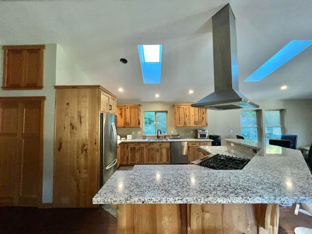 250 Gibson Creek Road, Whitethorn, CA 95589