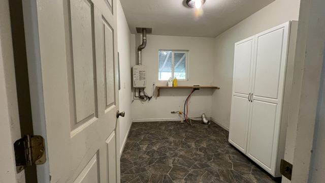 250 Gibson Creek Road, Whitethorn, CA 95589