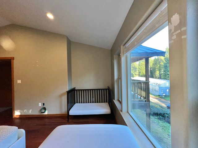 250 Gibson Creek Road, Whitethorn, CA 95589