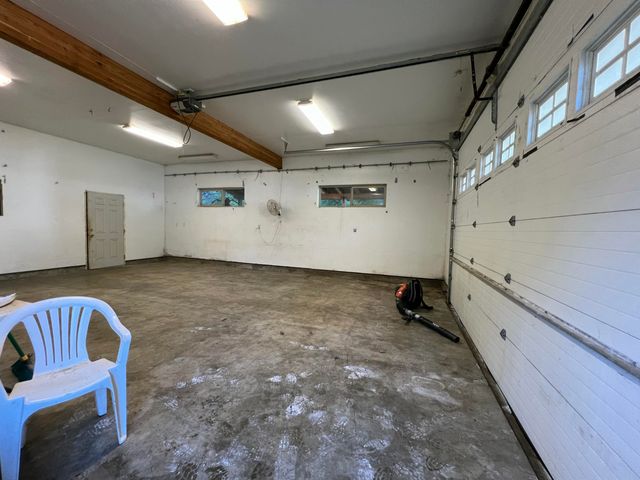 250 Gibson Creek Road, Whitethorn, CA 95589