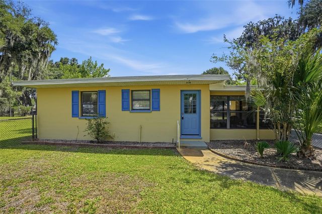 951 CR 453, Lake Panasoffkee, FL 33538