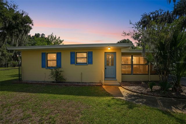 951 CR 453, Lake Panasoffkee, FL 33538