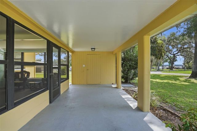 951 CR 453, Lake Panasoffkee, FL 33538