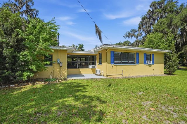 951 CR 453, Lake Panasoffkee, FL 33538