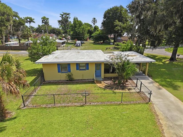951 CR 453, Lake Panasoffkee, FL 33538