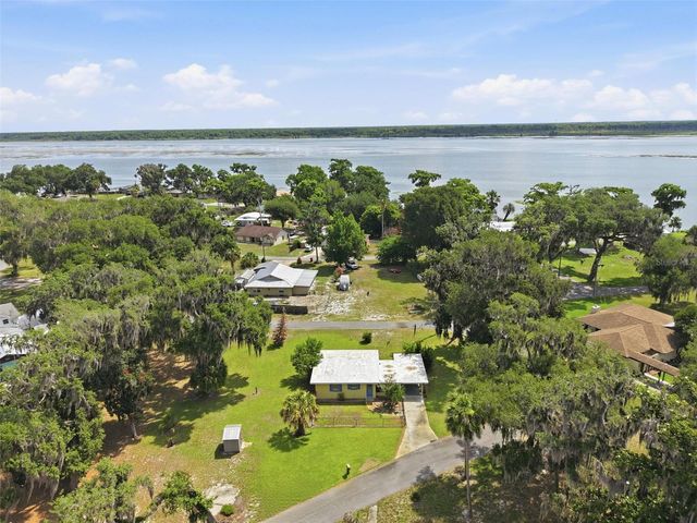 951 CR 453, Lake Panasoffkee, FL 33538