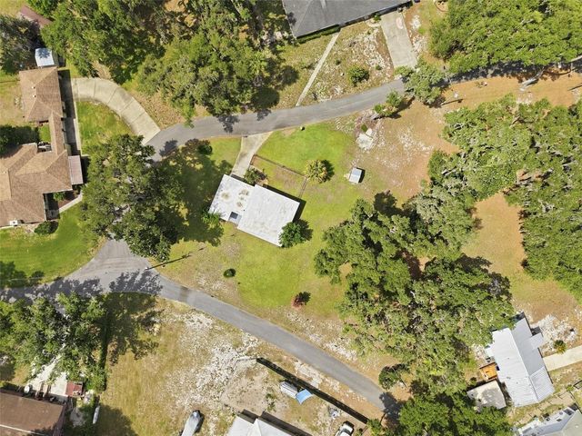 951 CR 453, Lake Panasoffkee, FL 33538
