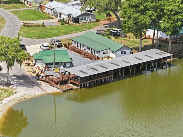 951 CR 453, Lake Panasoffkee, FL 33538