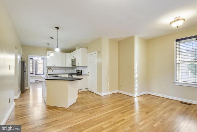 1048 N DANIEL ST, Arlington, VA 22201
