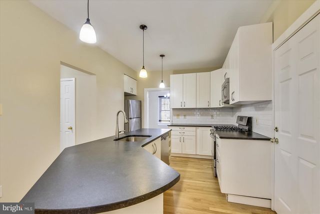 1048 N DANIEL ST, Arlington, VA 22201