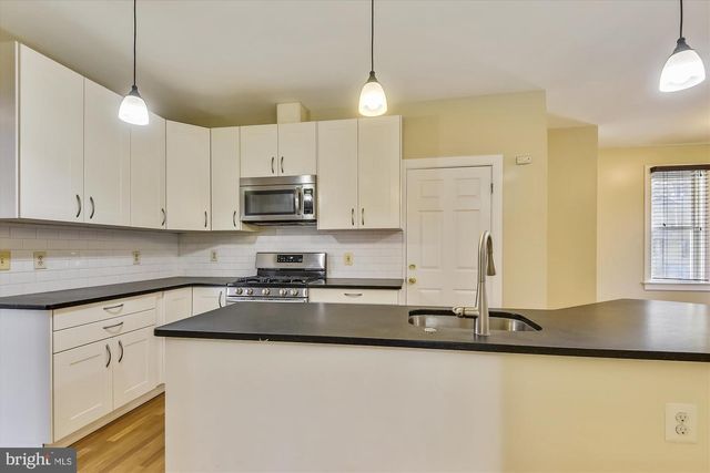 1048 N DANIEL ST, Arlington, VA 22201