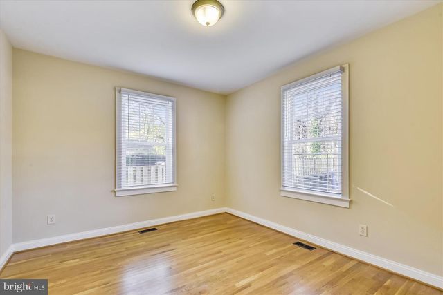 1048 N DANIEL ST, Arlington, VA 22201
