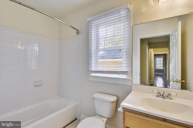 1048 N DANIEL ST, Arlington, VA 22201