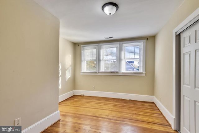 1048 N DANIEL ST, Arlington, VA 22201