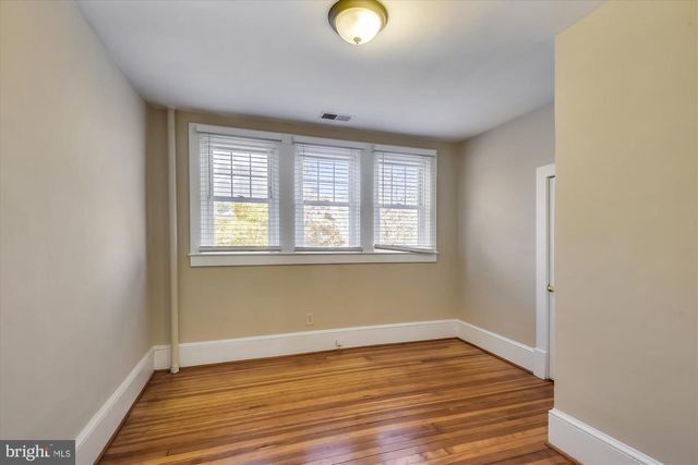 1048 N DANIEL ST, Arlington, VA 22201