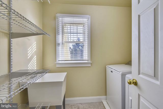 1048 N DANIEL ST, Arlington, VA 22201