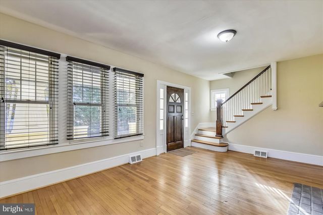 1048 N DANIEL ST, Arlington, VA 22201