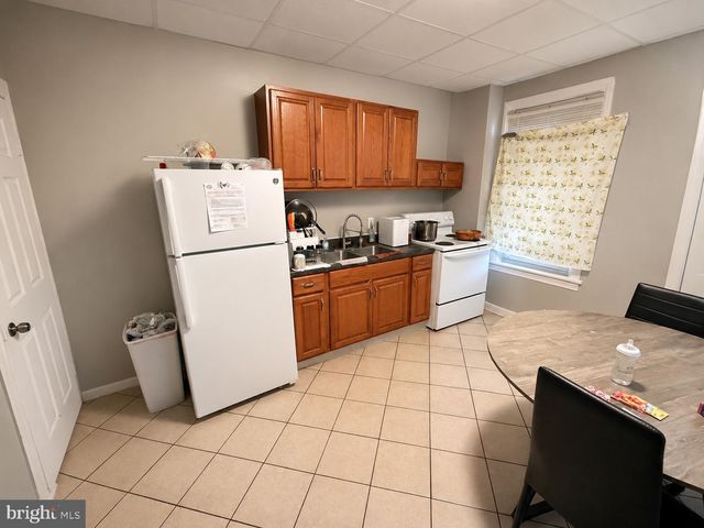 13 E LEE ST, Hagerstown, MD 21740