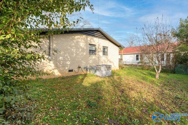 204 E Charlotte Avenue, Scottsboro, AL 35768