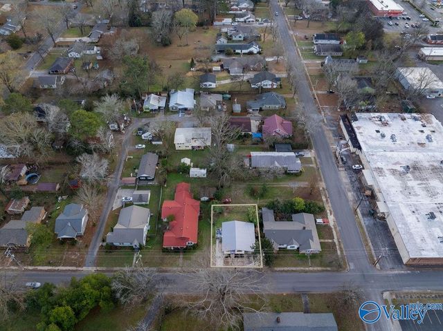 204 E Charlotte Avenue, Scottsboro, AL 35768