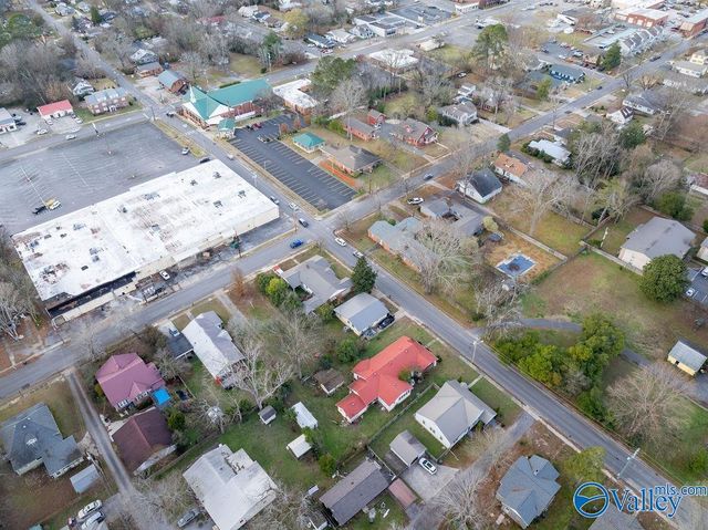 204 E Charlotte Avenue, Scottsboro, AL 35768