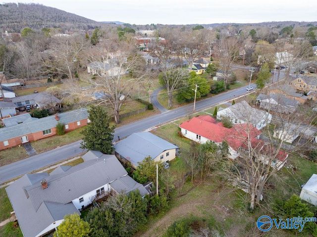 204 E Charlotte Avenue, Scottsboro, AL 35768