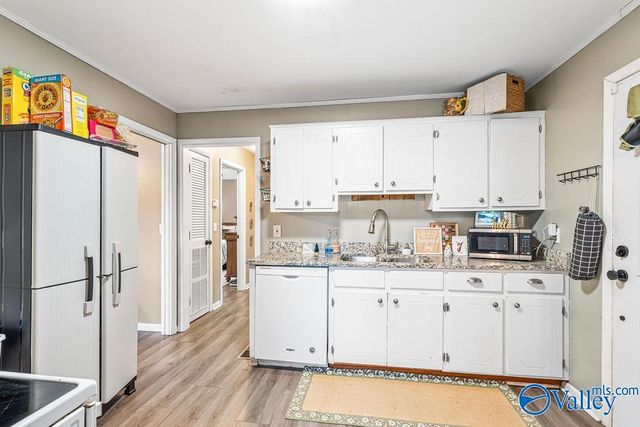 204 E Charlotte Avenue, Scottsboro, AL 35768