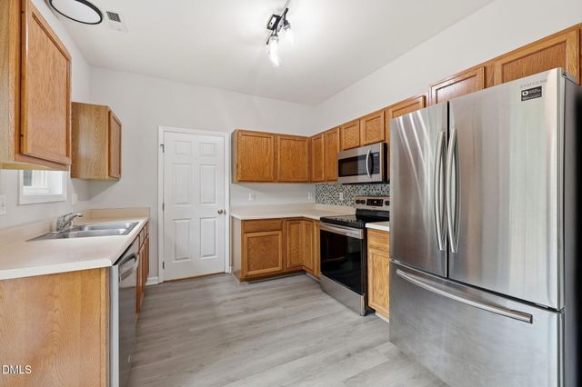 103 Castlebridge Court, Apex, NC 27502