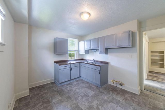 2222 N 51St STREET, Milwaukee, WI 53208