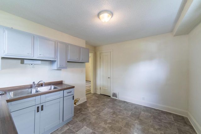 2222 N 51St STREET, Milwaukee, WI 53208