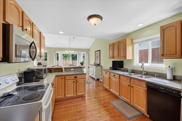 4288 Gardenia Drive, Sterling Heights, MI 48314
