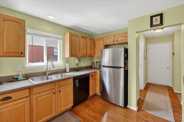 4288 Gardenia Drive, Sterling Heights, MI 48314