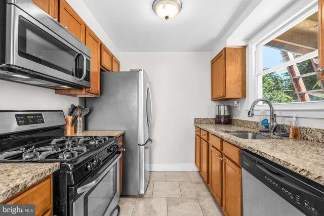 733 LEAFYDALE TER, Pikesville, MD 21208