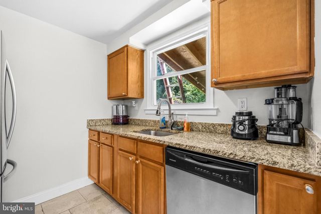 733 LEAFYDALE TER, Pikesville, MD 21208